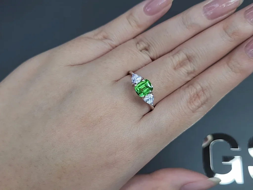 Intense Green tsavorite garnet in cushion cut 1.22 carats, Tanzania Image №5