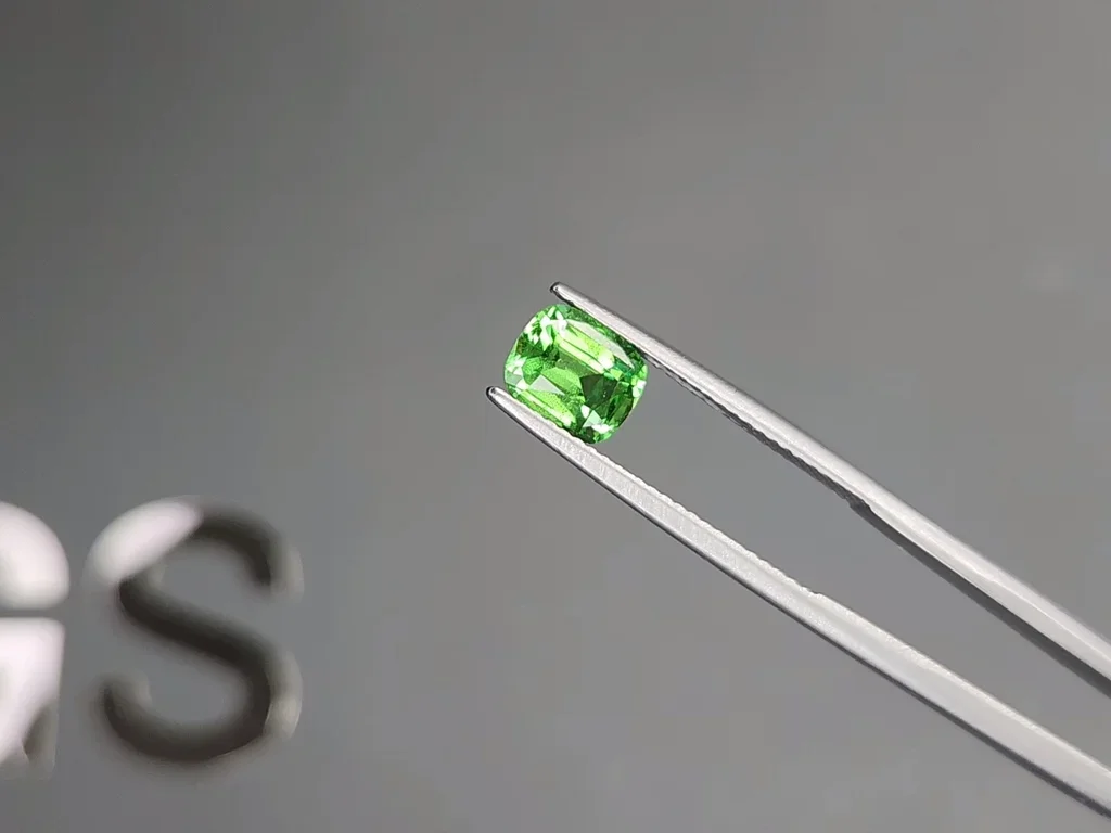 Intense Green tsavorite garnet in cushion cut 1.22 carats, Tanzania Image №3