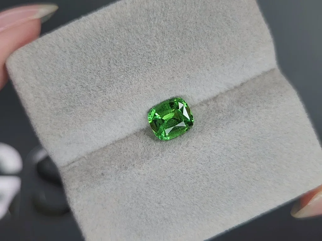 Intense Green tsavorite garnet in cushion cut 1.22 carats, Tanzania Image №4