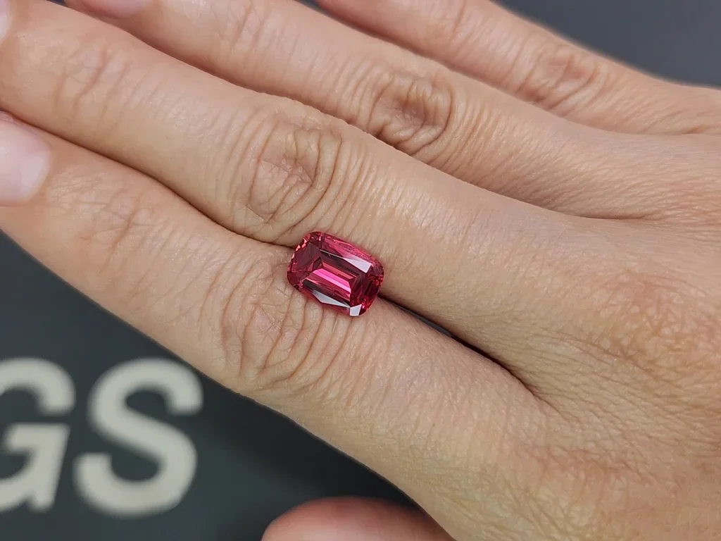 Spinel Mahenge Vibrant pink red cushion cut 2.75 carats, Tanzania   Image №2
