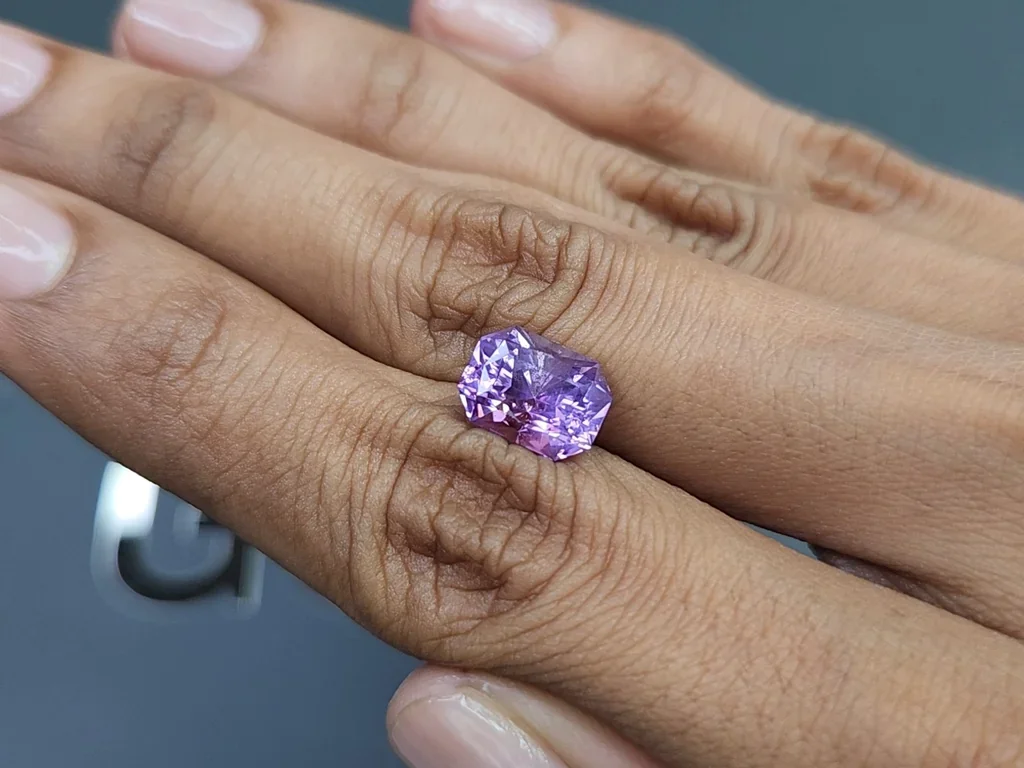 Unheated purple sapphire radiant cut 4.61carats, Sri Lanka Image №2