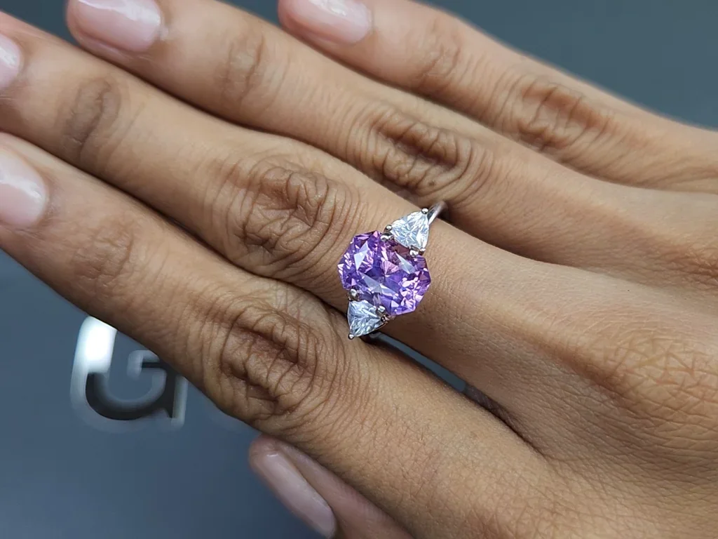 Unheated purple sapphire radiant cut 4.61carats, Sri Lanka Image №5