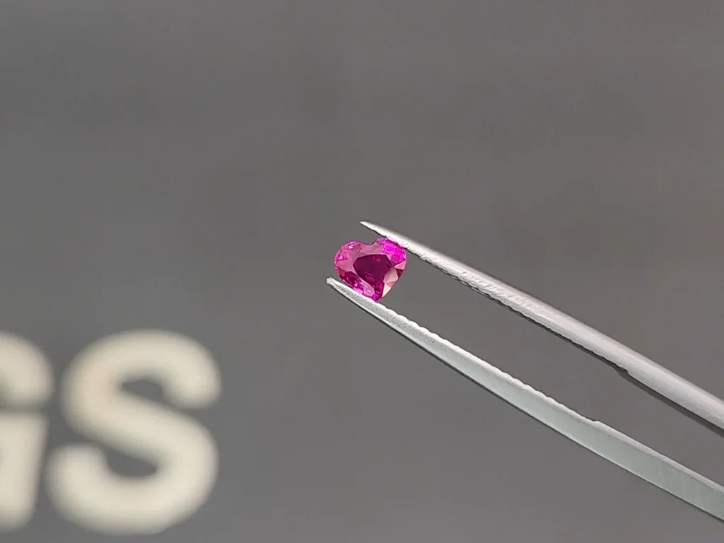 Unheated ruby heart shape 0.60 carats, Burma (Mogok)  Image №3