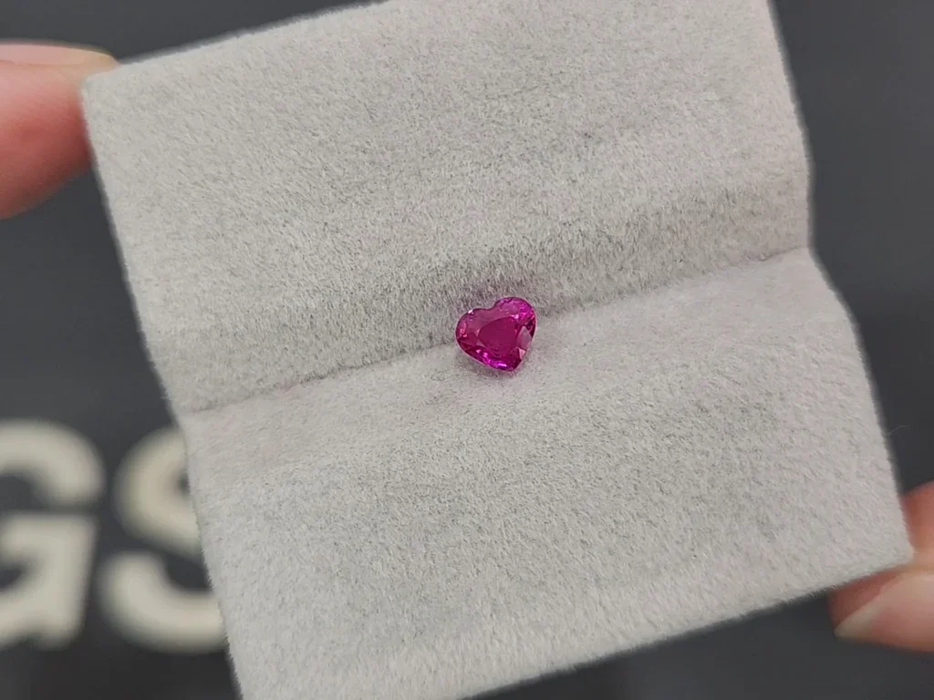 Unheated ruby heart shape 0.60 carats, Burma (Mogok)  Image №4