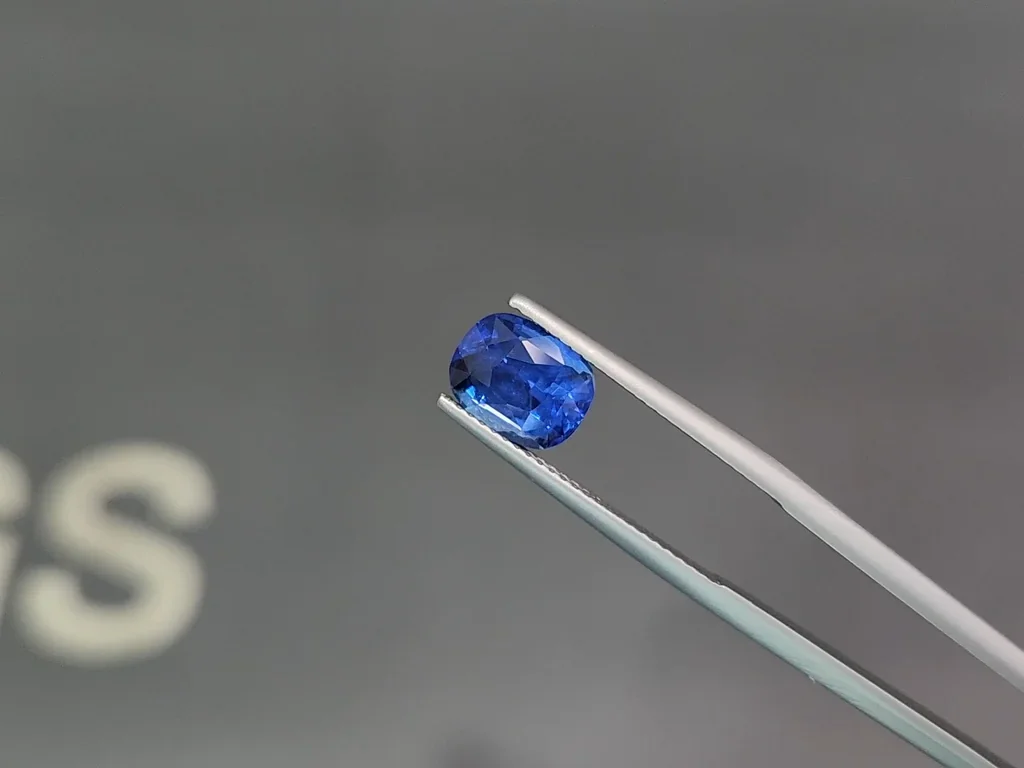 Unheated blue sapphire  cushion cut 3.02 carats, Sri Lanka Image №3