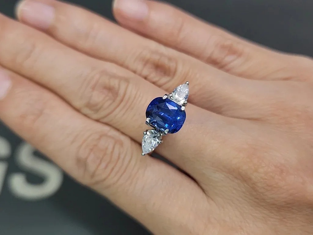 Unheated blue sapphire  cushion cut 3.02 carats, Sri Lanka Image №5