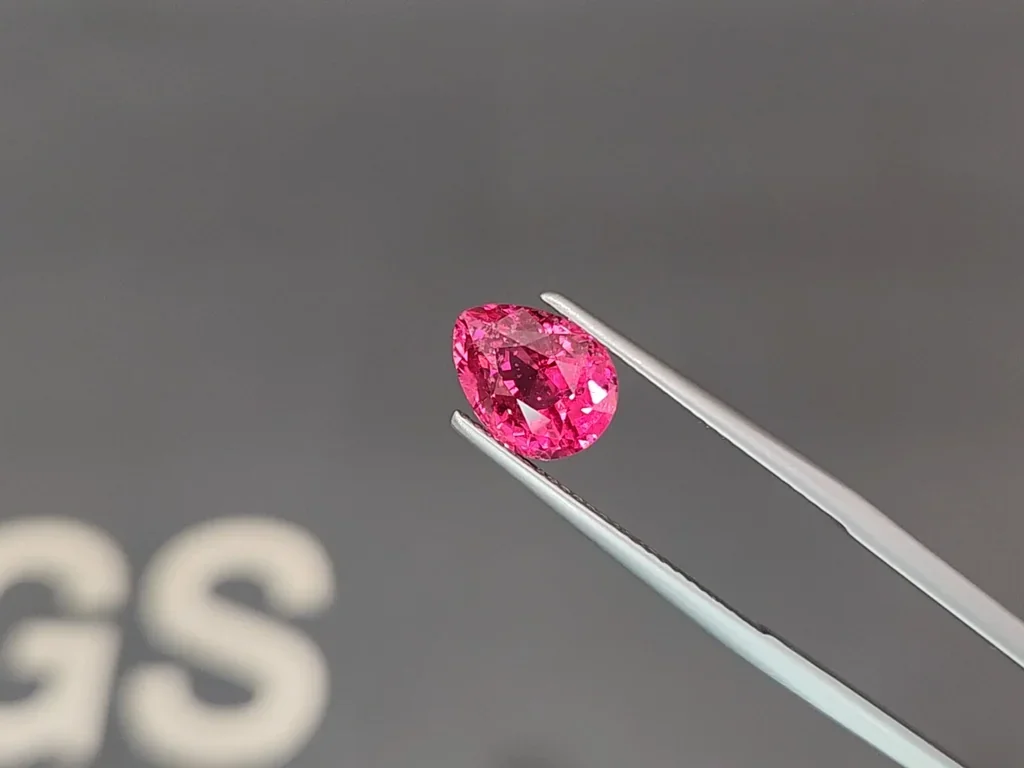 Spinel Mahenge Vivid Pink Red pear cut 3.09 carats, Tanzania Image №4