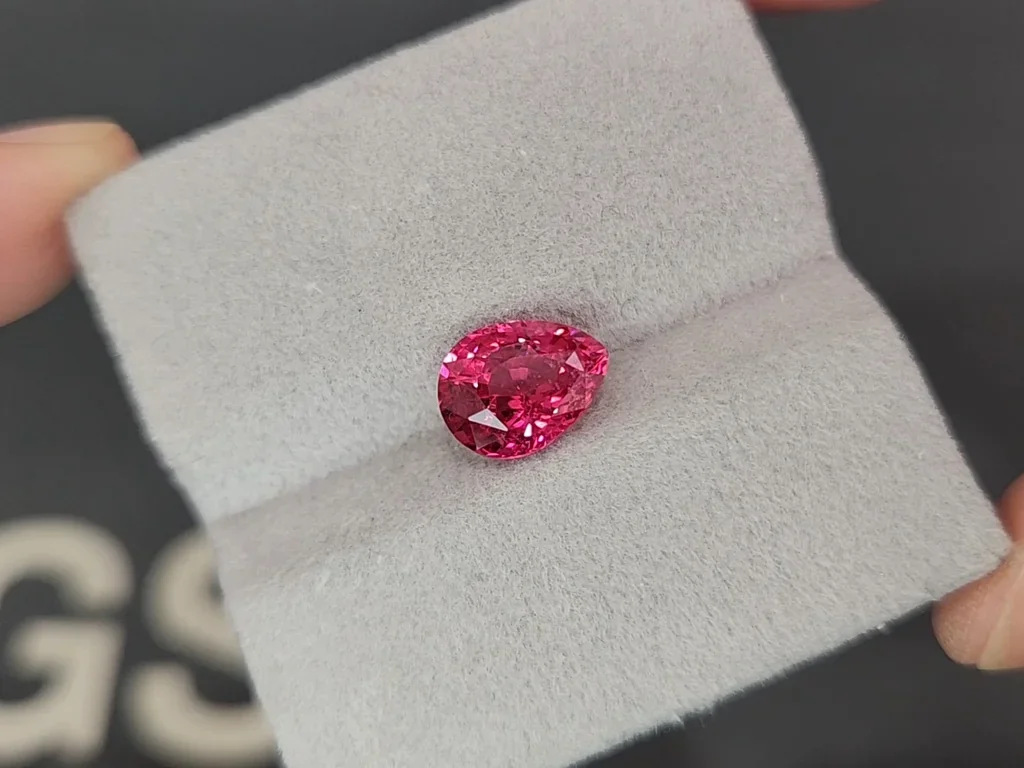 Spinel Mahenge Vivid Pink Red pear cut 3.09 carats, Tanzania Image №5