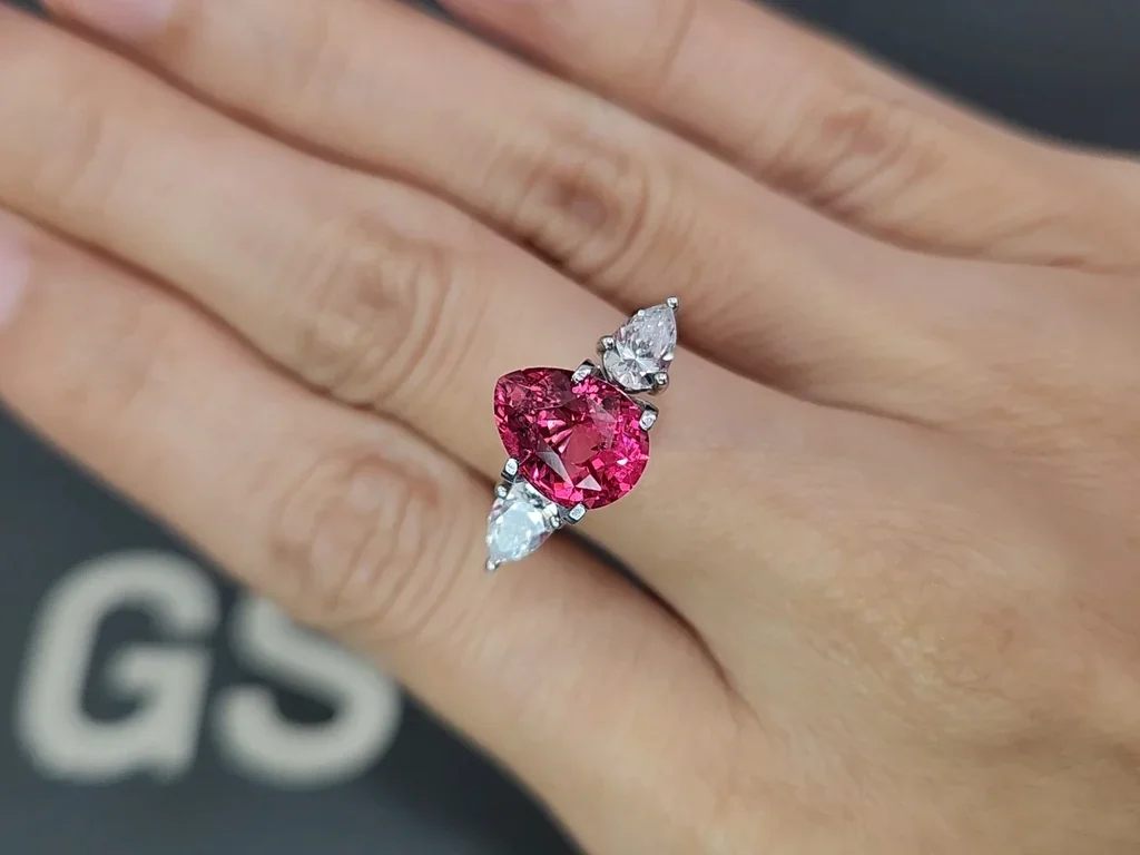 Spinel Mahenge Vivid Pink Red pear cut 3.09 carats, Tanzania Image №3