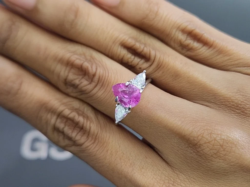 Unheated pink sapphire pear cut 2.02 carats, Madagascar Image №5