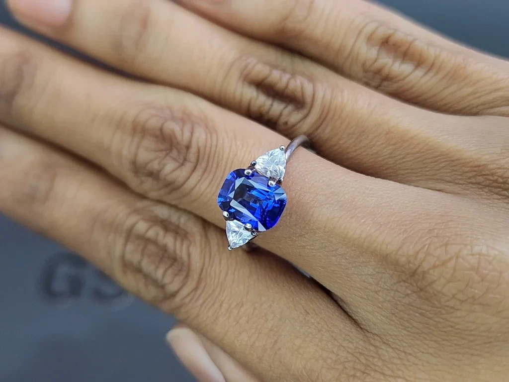 Sapphire Royal Blue cushion cut 2.68 carats, Sri Lanka  Image №5