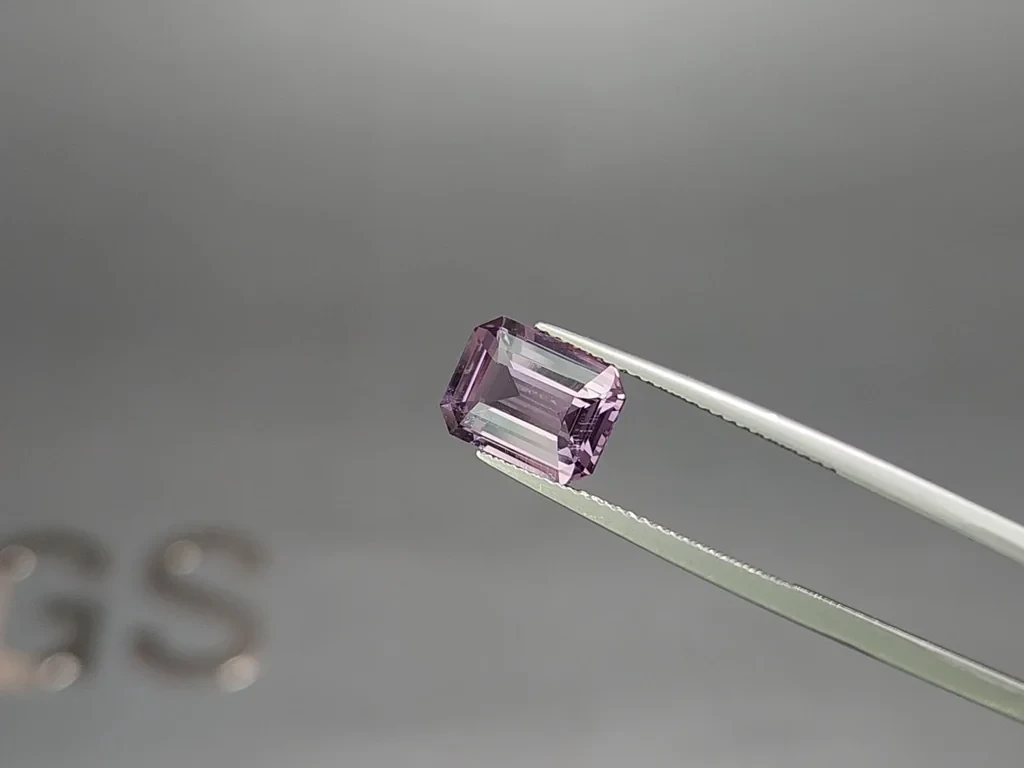 Purple spinel octagon cut 3.65 carats, Tanzania Image №3