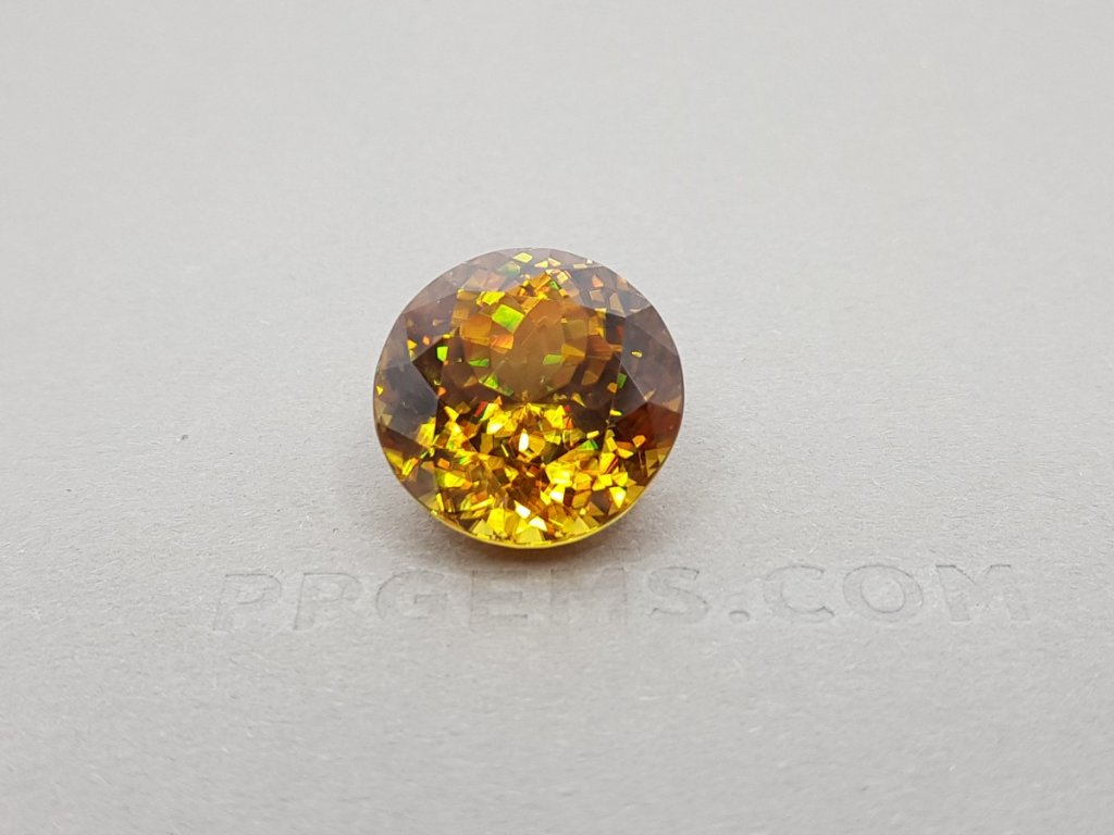 Large golden cognac sphene, 20.47 carats Image №1