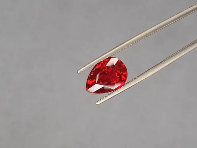 Investment unheated ruby 7.04 ct Vibrant Red - Pigeon's blood, Mozambique, GRS Platinum Image №3