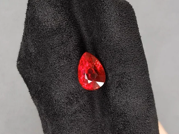 Investment unheated ruby 7.04 ct Vibrant Red - Pigeon's blood, Mozambique, GRS Platinum Image №4