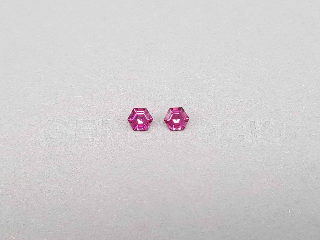 Pair of vivid pink umbalite garnets 1.15 ct, Tanzania Image №1