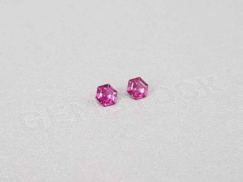 Pair of vivid pink umbalite garnets 1.15 ct, Tanzania Image №2