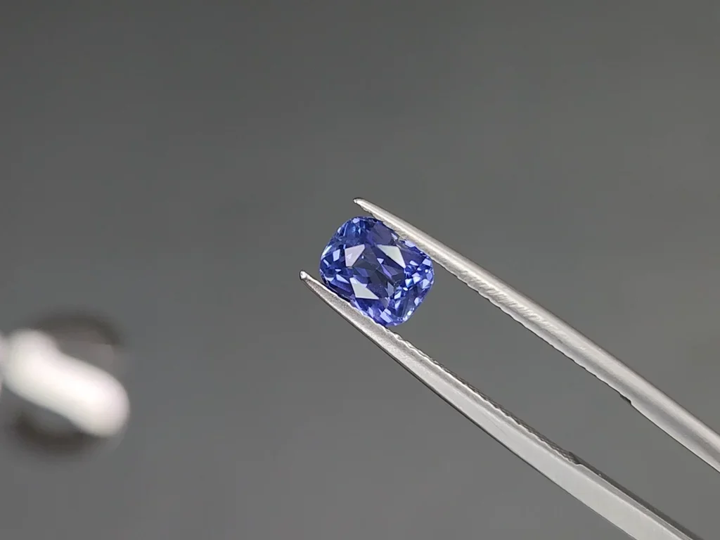 Cornflower blue cushion cut sapphire 1.38 carats, Sri Lanka Image №3
