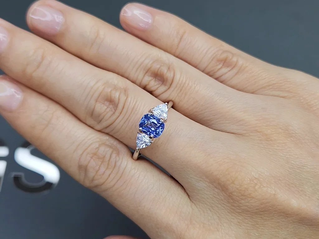 Cornflower blue cushion cut sapphire 1.38 carats, Sri Lanka Image №5