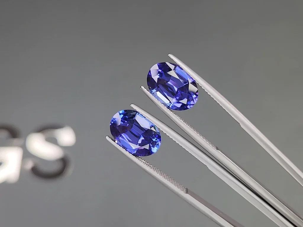 Pair of oval cut blue tanzanites 8.90 carats, Tanzania Image №3