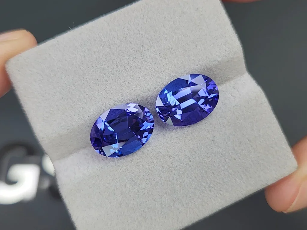 Pair of oval cut blue tanzanites 8.90 carats, Tanzania Image №4