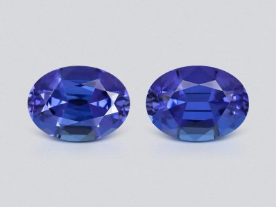 Pair of oval cut blue tanzanites 8.90 carats, Tanzania photo