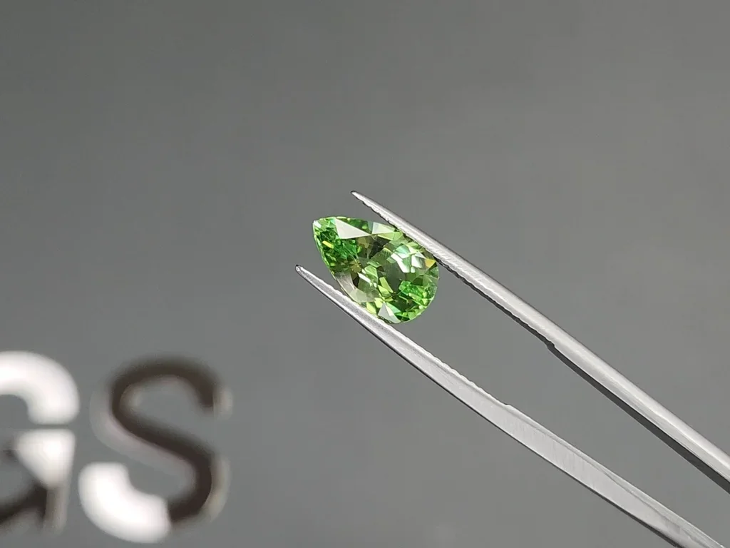 Vibrant green grossular garnet in pear cut 3.12 carats, Tanzania  Image №3