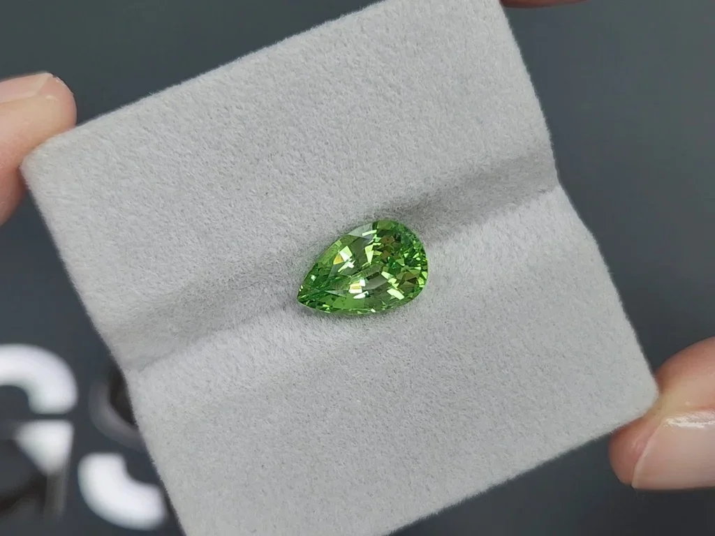Vibrant green grossular garnet in pear cut 3.12 carats, Tanzania  Image №4
