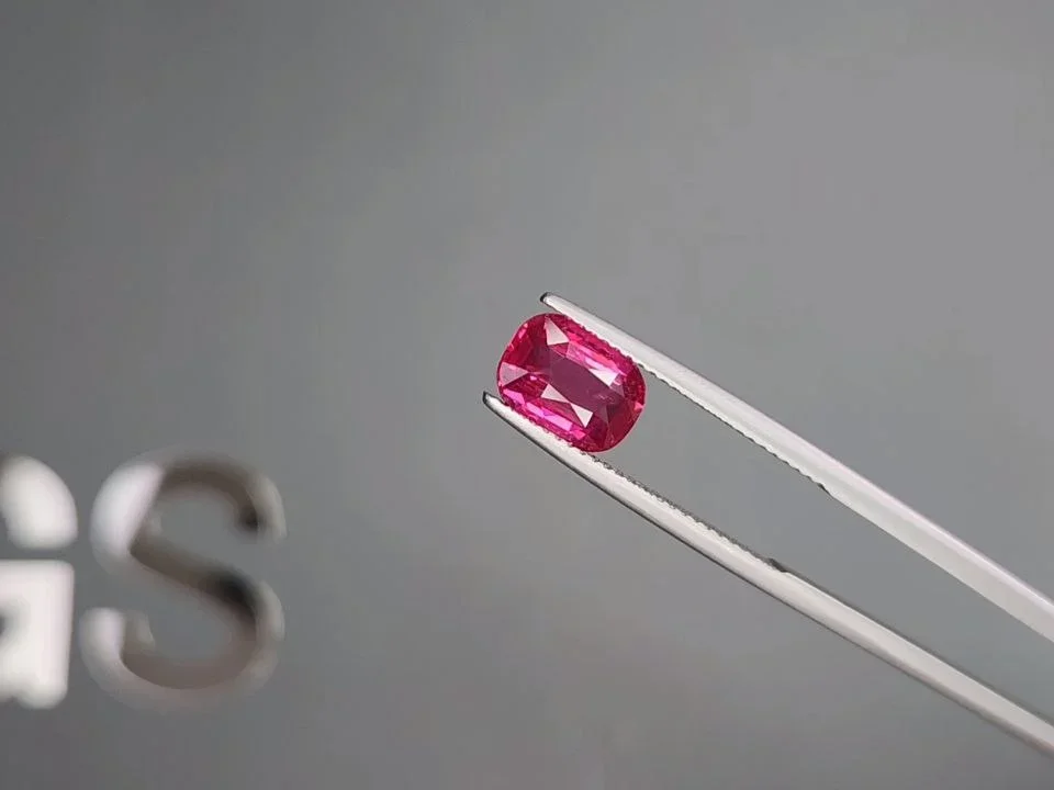 Vivid red-pink Mahenge spinel in cushion cut 2.01 carats, Tanzania Image №3