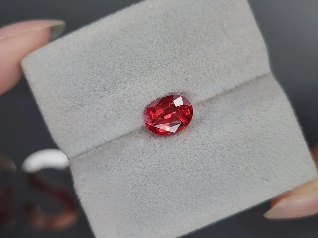 Spinel Mahenge Vivid orange-red oval cut 2.04 carats, Tanzania  Image №4
