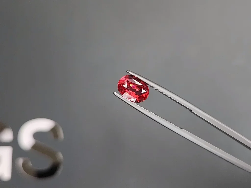Spinel Mahenge Vivid orange-red oval cut 2.04 carats, Tanzania  Image №3