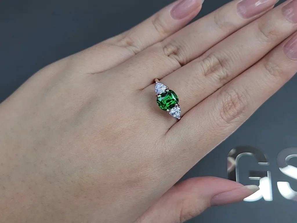 Vivid Green tsavorite garnet in cushion cut 2.25 carats, Tanzania Image №5