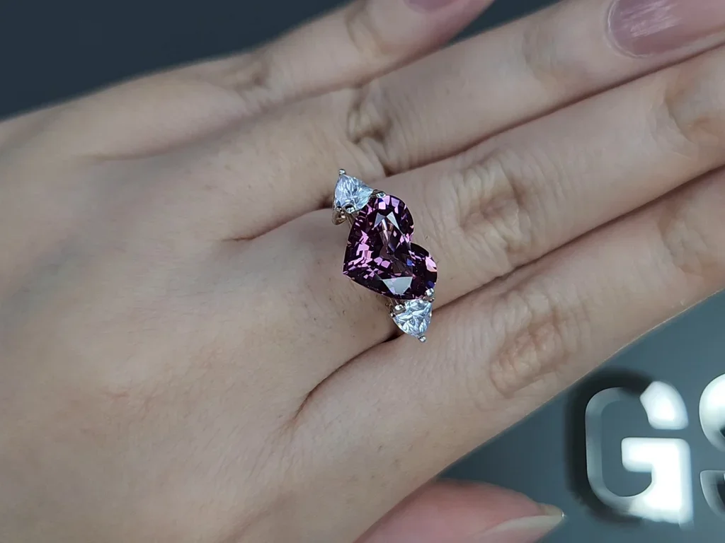 Purple spinel heart shape 4.00 carats, Burma Image №5