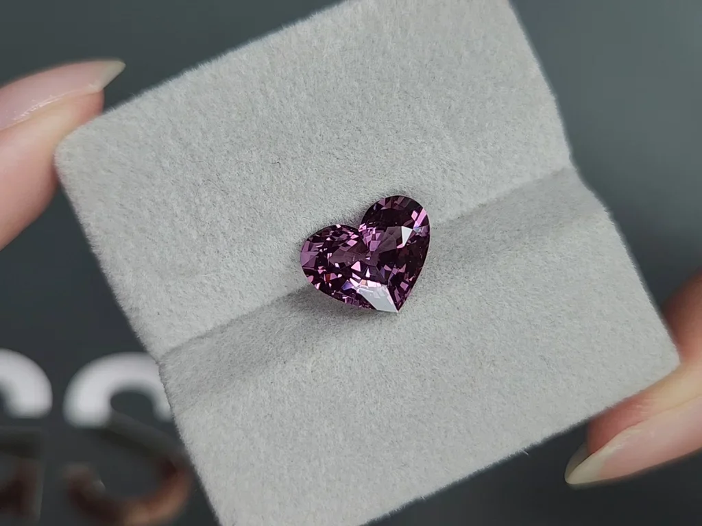 Purple spinel heart shape 4.00 carats, Burma Image №4