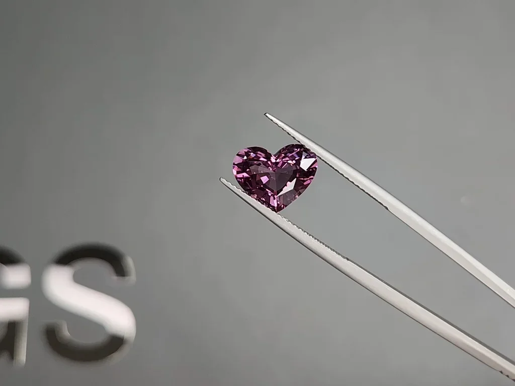 Purple spinel heart shape 4.00 carats, Burma Image №3