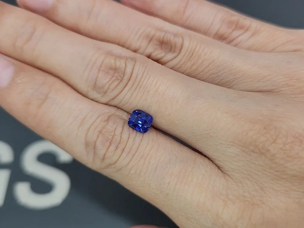 Unheated sapphire Royal Blue cushion cut 1.07 carats, Sri Lanka Image №2