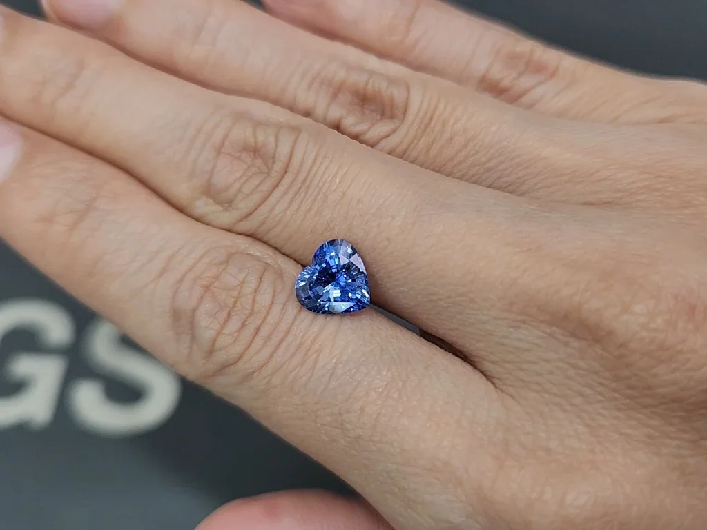 Unheated sapphire Cornflower Blue heart shape 2.11 carats, Sri Lanka Image №2