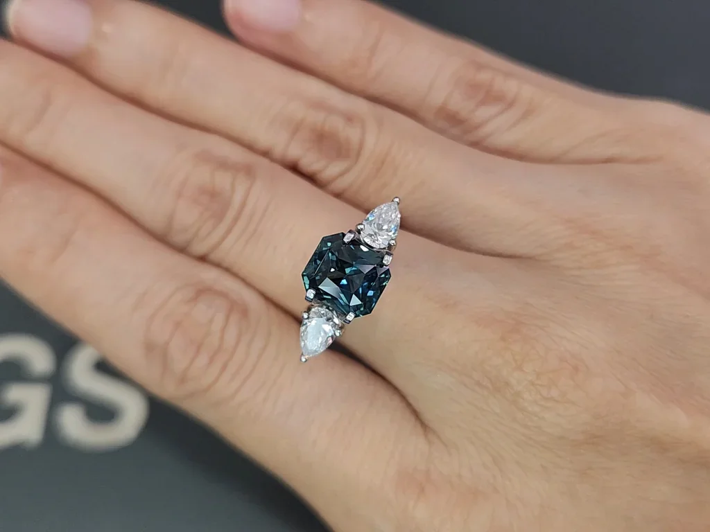 Unheated sapphire Teal radiant cut 3.02 carats, Sri Lanka Image №5