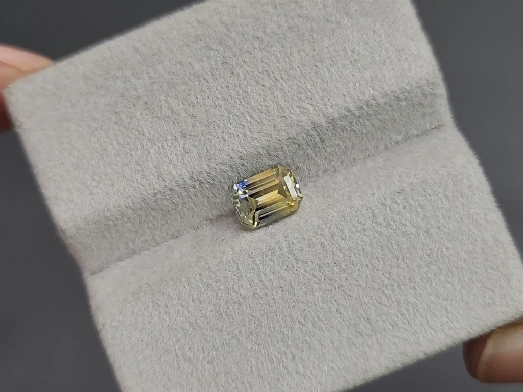 Sapphire Bi-color octagon cut 1.24 carats, Sri Lanka Image №4