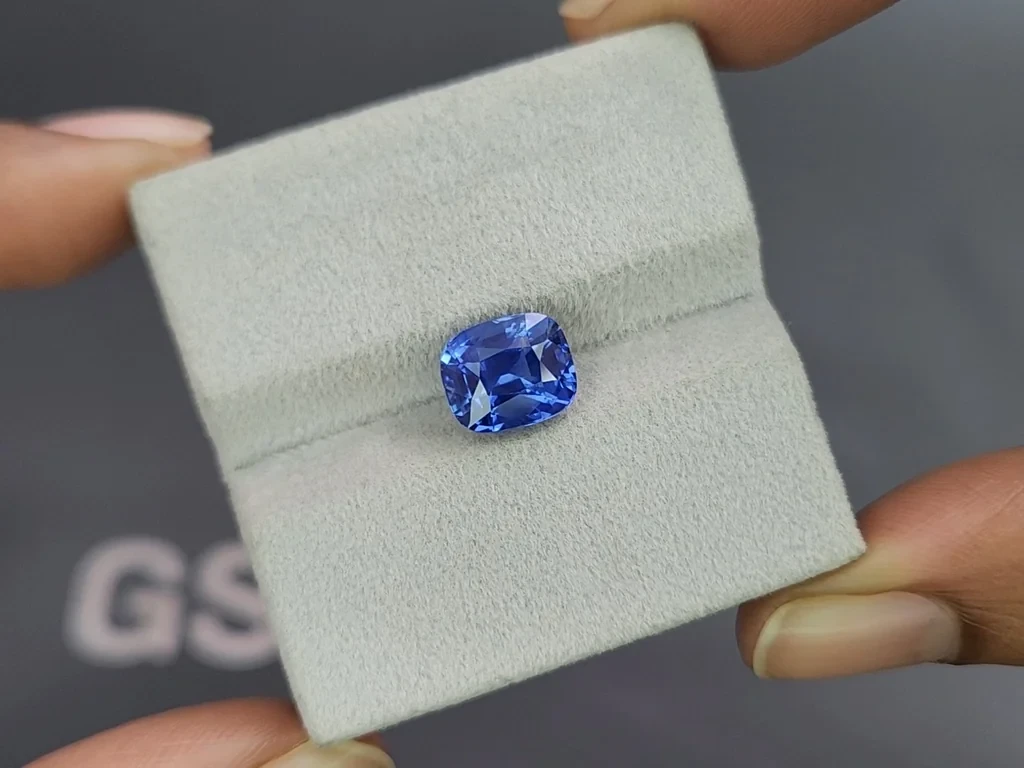 Unheated sapphire Cornflower Blue cushion cut 4.00 carats, Sri Lanka Image №4