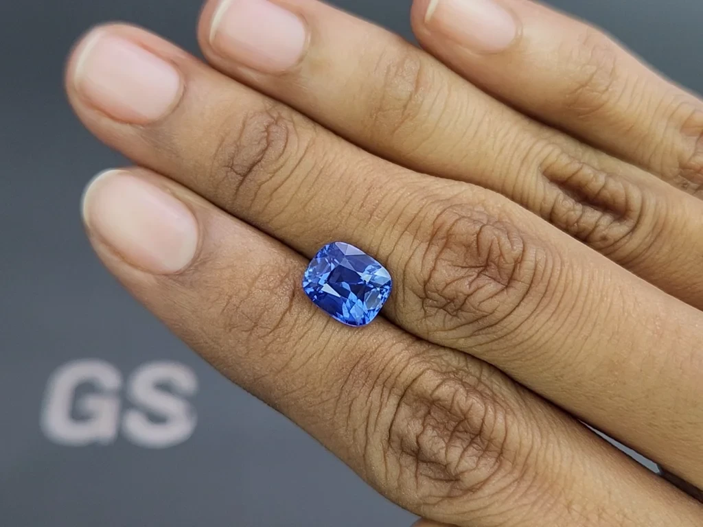 Unheated sapphire Cornflower Blue cushion cut 4.00 carats, Sri Lanka Image №2