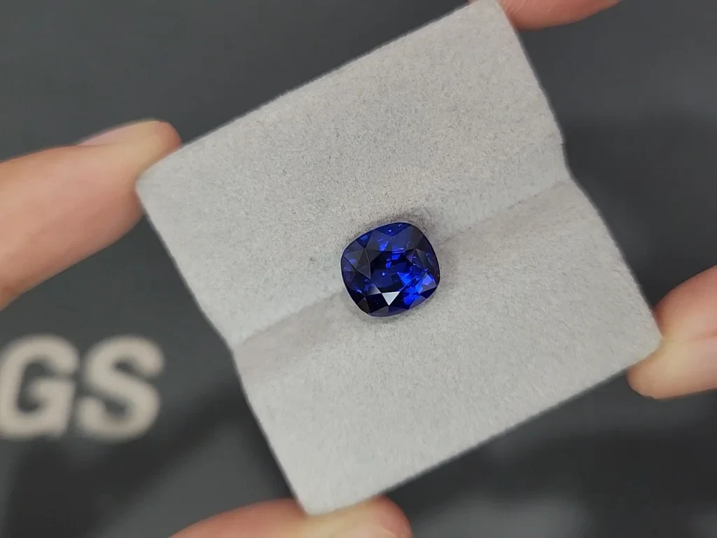Sapphire Royal Blue cushion cut 6.00 carats, Sri Lanka Image №4