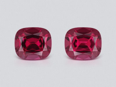 Pair of rhodolite garnets cushion cut 4.38 carats, Madagascar photo
