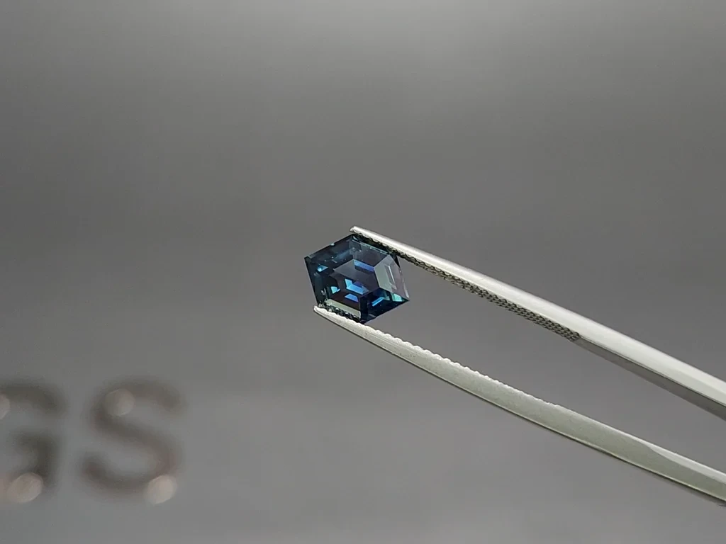 Unheated Teal sapphire hexagonal cut 2.07 carats, Madagascar Image №3