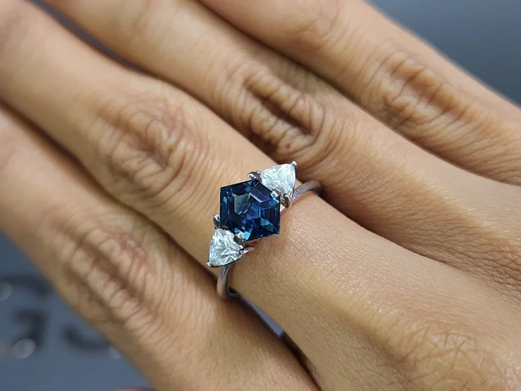 Unheated Teal sapphire hexagonal cut 2.07 carats, Madagascar Image №5