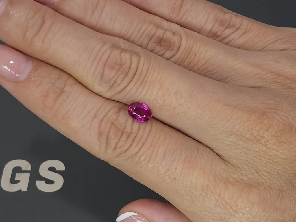 Unheated ruby oval cut 1,02 carats, Mozambique Image №2