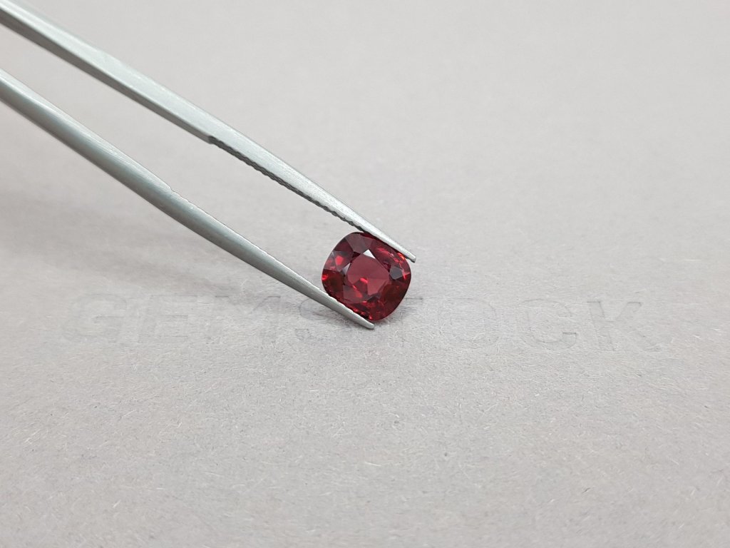 Cushion cut dark red spinel 1.58 ct, Burma Image №4