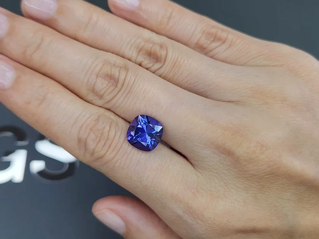 Cushion cut blue tanzanite 4.49 carats, Tanzania  Image №2