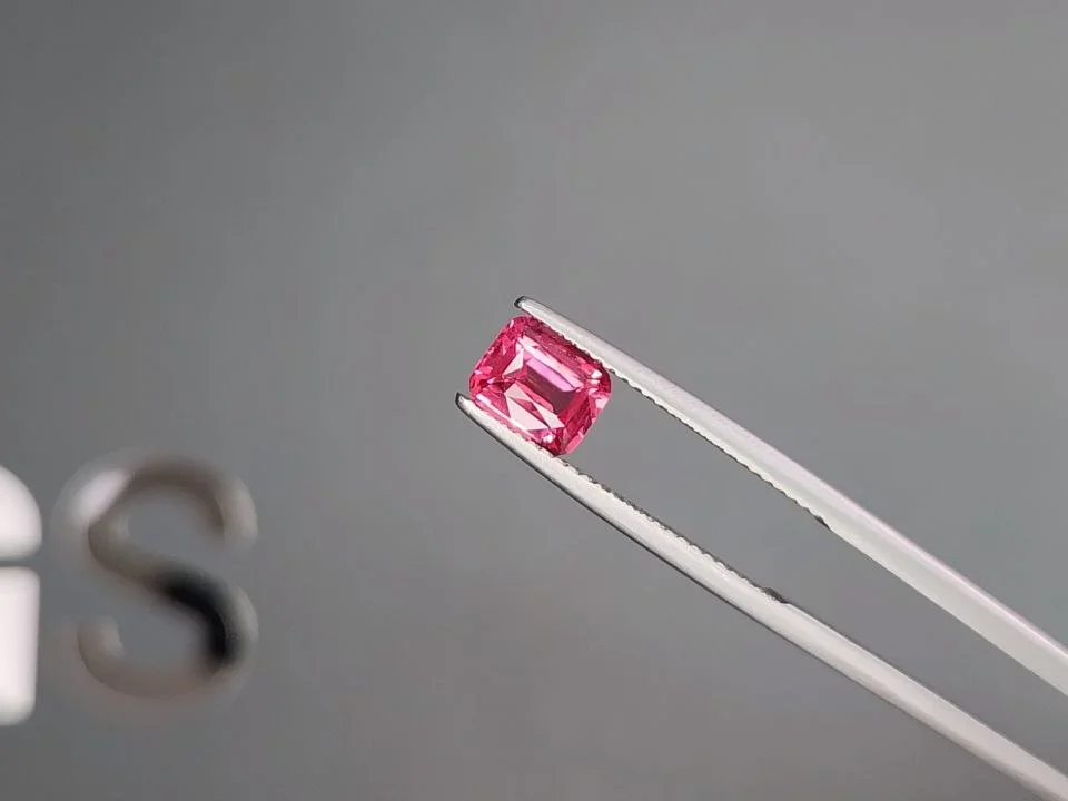 Vivid pink Mahenge spinel in cushion cut 1.20 carats, Tanzania Image №3