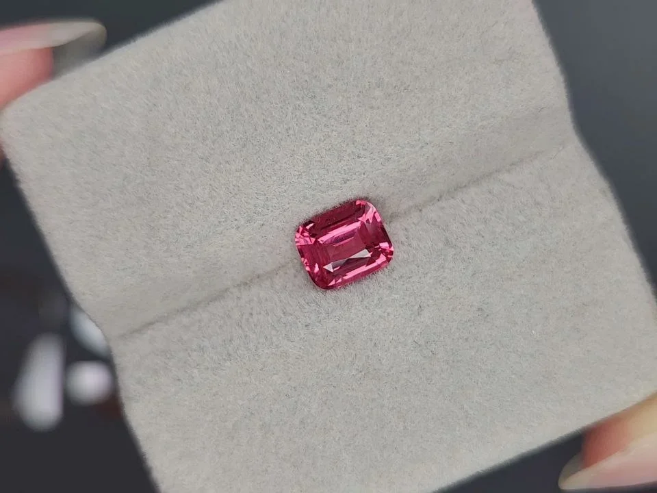 Vivid pink Mahenge spinel in cushion cut 1.20 carats, Tanzania Image №4